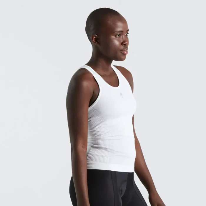 64122 030 app seamless light baselayer svl wmn wht s m front 3 4