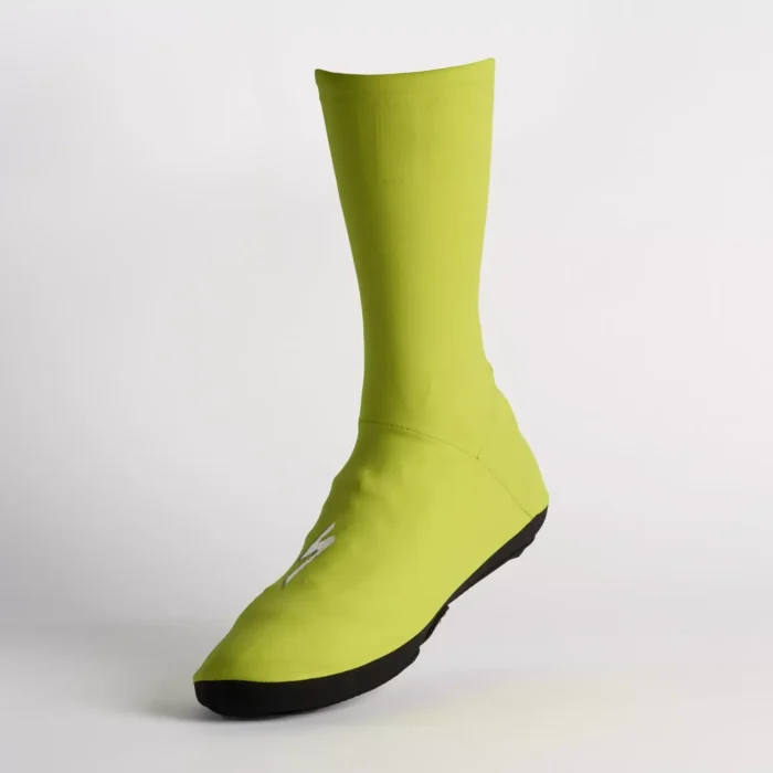 64323 361 app neoshell rain shoe cover hyp front 3 4